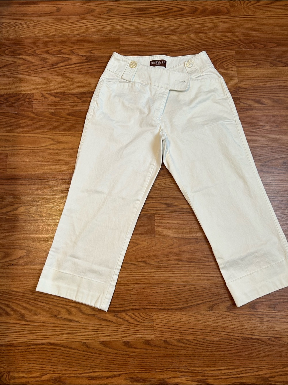 Tribella White Capris - Women's Casual Cropped Pants